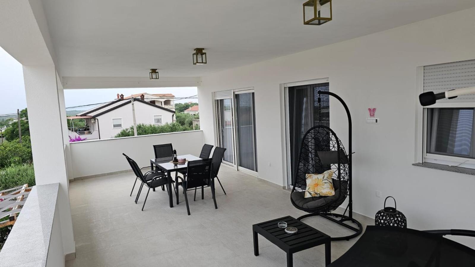Apartment Leilani & Karolina Vrsi Exterior foto